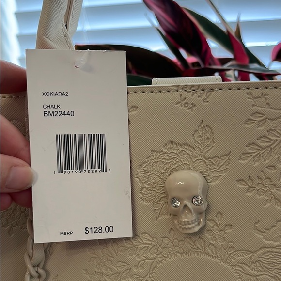 🎃👻Betsey Johnson 👻🎃Cream Tote Bag w/ Studded Detailing Clutch Inside NWT - Picture 2 of 15